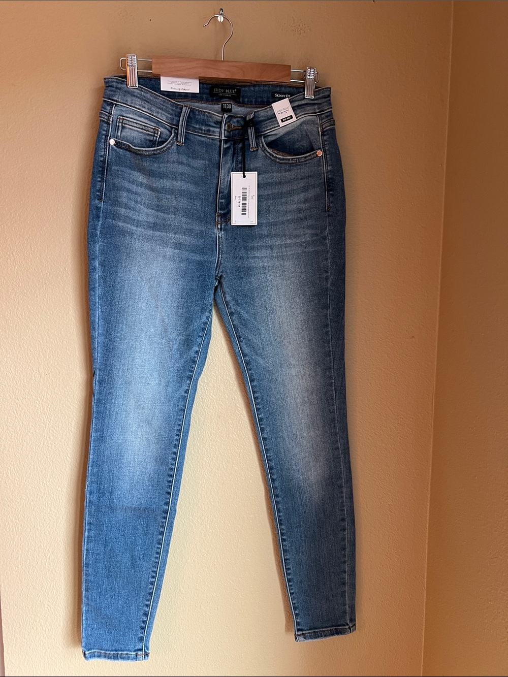 Judy Blue Skinny Fit Jeans 11/30 NWT